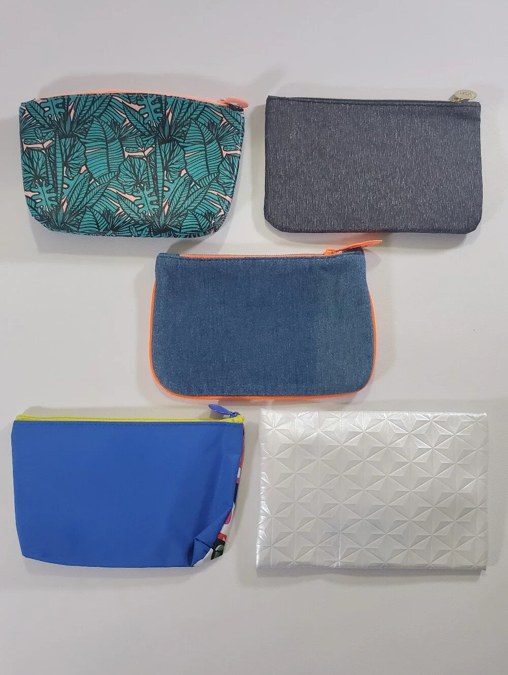 🟢 IPSY Bags Set of 5 Assorted Cosmetic Bags Tropical Glamazon Denim Sunglass